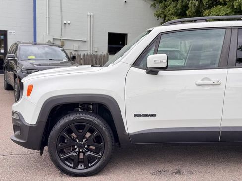 Used 2018 Jeep Renegade Altitude AWD/4WD image 10