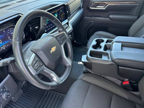 Used 2023 Chevrolet Silverado 1500 LT AWD/4WD image 9