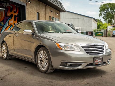 Used 2012 Chrysler 200 Limited FWD image 4