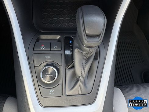 Certified 2025 Toyota RAV4 XLE image 20