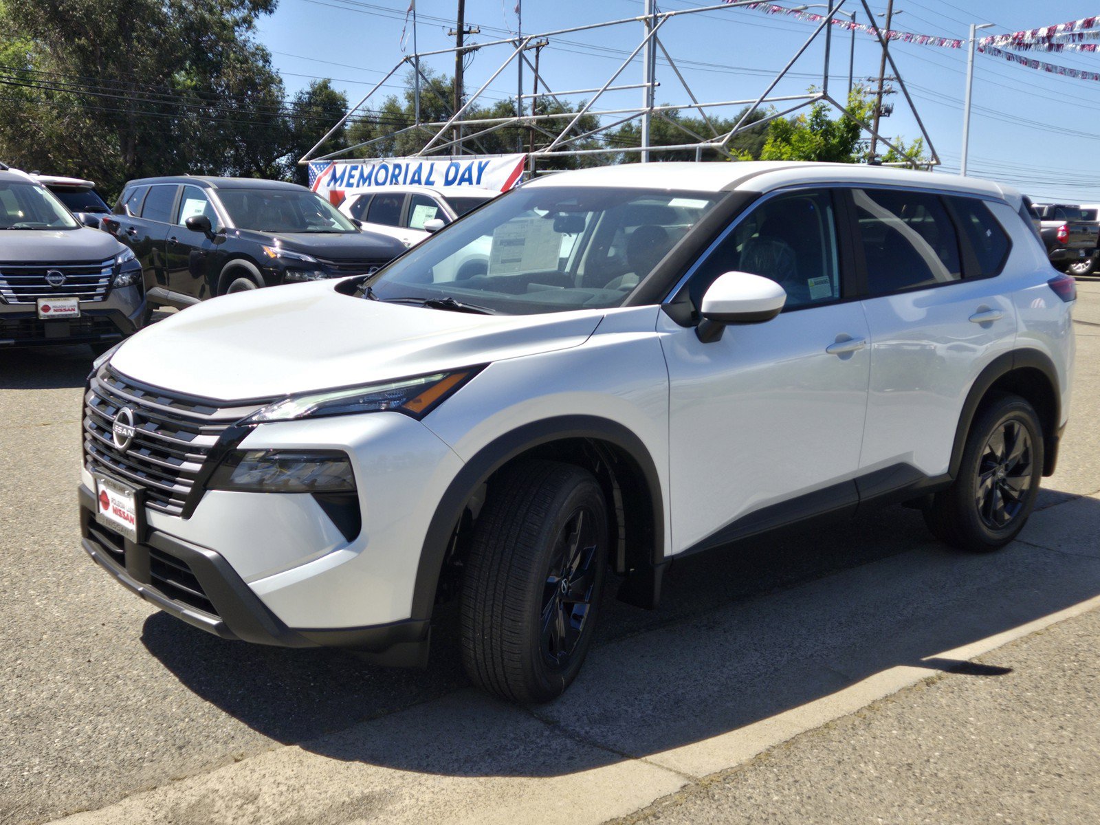 New 2026 Nissan Rogue SV FWD image 8
