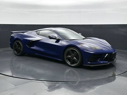 Used 2025 Chevrolet Corvette Stingray Premium Cpe w/ Z51 Performance Package RWD image 3