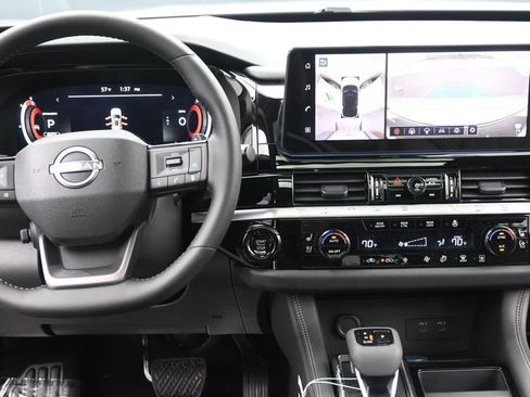 New 2026 Nissan Pathfinder Platinum image 14