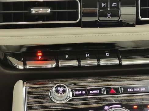 Used 2022 Lincoln Aviator Black Label Grand Touring AWD/4WD image 25