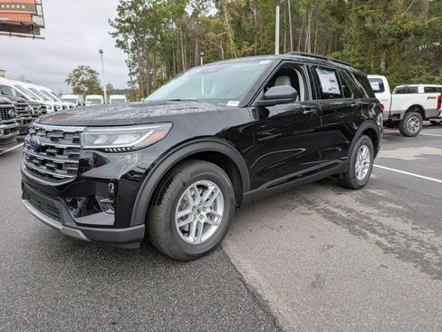 New 2026 Ford Explorer Active w/ Active Comfort Package image 8