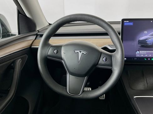Used 2024 Tesla Model Y Performance image 16