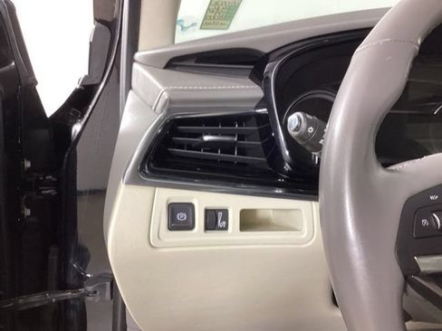 Used 2021 Cadillac XT6 Premium Luxury AWD/4WD image 12