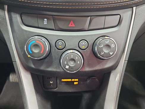 Used 2020 Chevrolet Trax LS w/ Tint and Cruise Package AWD/4WD image 20