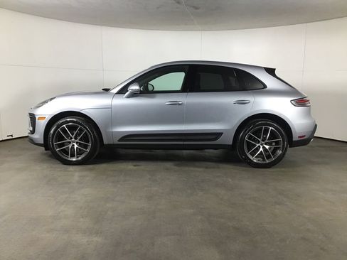 Certified 2026 Porsche Macan AWD/4WD image 2