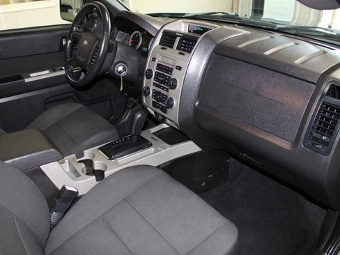 Used 2010 Ford Escape XLT FWD image 25