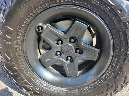 Used 2020 Jeep Wrangler Unlimited Sahara AWD/4WD image 7