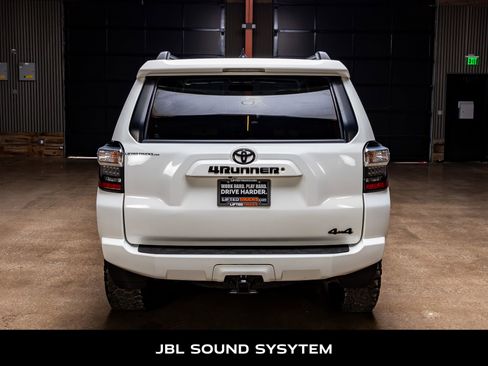 Used 2017 Toyota 4Runner TRD Off-Road Premium image 7