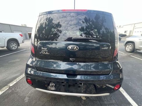 Used 2017 Kia Soul + FWD image 13
