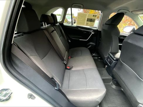 Certified 2025 Toyota RAV4 LE image 17