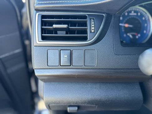 Used 2017 Toyota Camry LE image 27