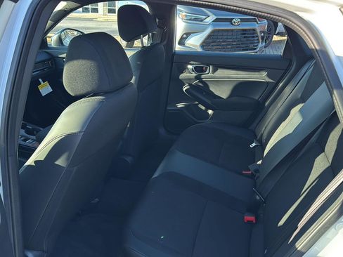 Used 2023 Honda Civic Sport image 9
