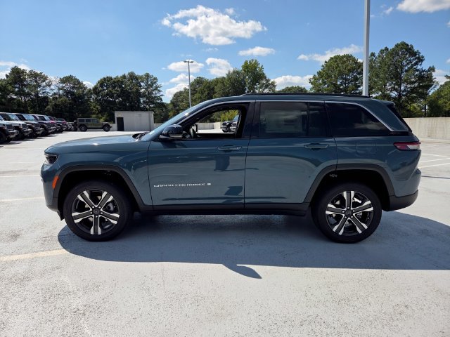 New 2027 Jeep Grand Cherokee Limited RWD image 4