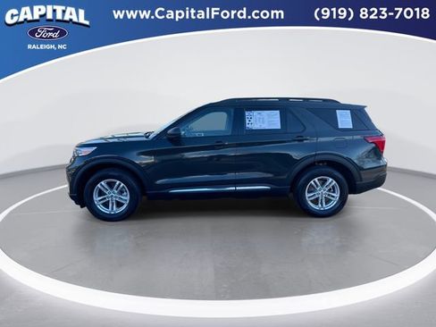 Used 2023 Ford Explorer XLT image 5