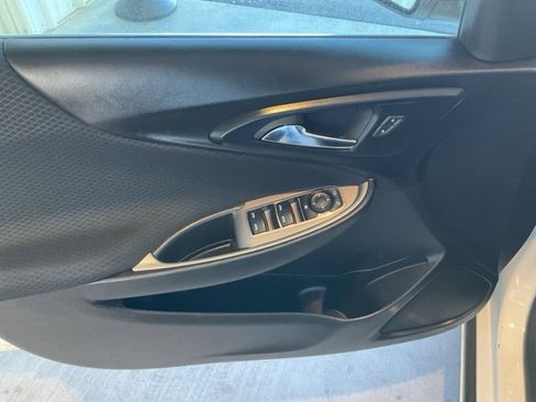 Used 2024 Chevrolet Malibu LT image 4