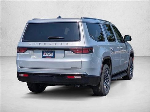 Used 2024 Jeep Wagoneer Series II w/ Flexible Seating Group RWD image 5