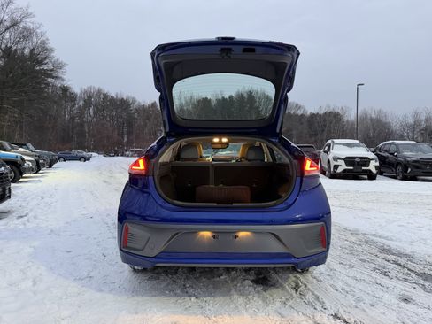 Used 2022 Hyundai Ioniq SEL image 32