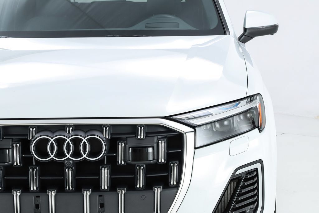 Used 2025 Audi Q7 3.0T Prestige w/ Prestige Package AWD/4WD image 32