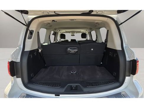 Used 2023 INFINITI QX80 Premium Select w/ All-Season Package image 32