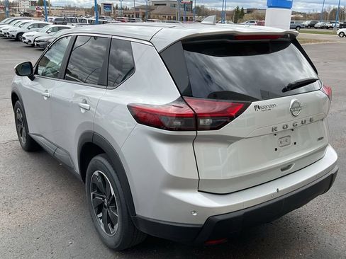 Used 2025 Nissan Rogue SV AWD/4WD image 7