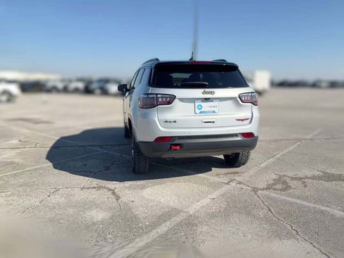 New 2026 Jeep Compass Trailhawk image 9