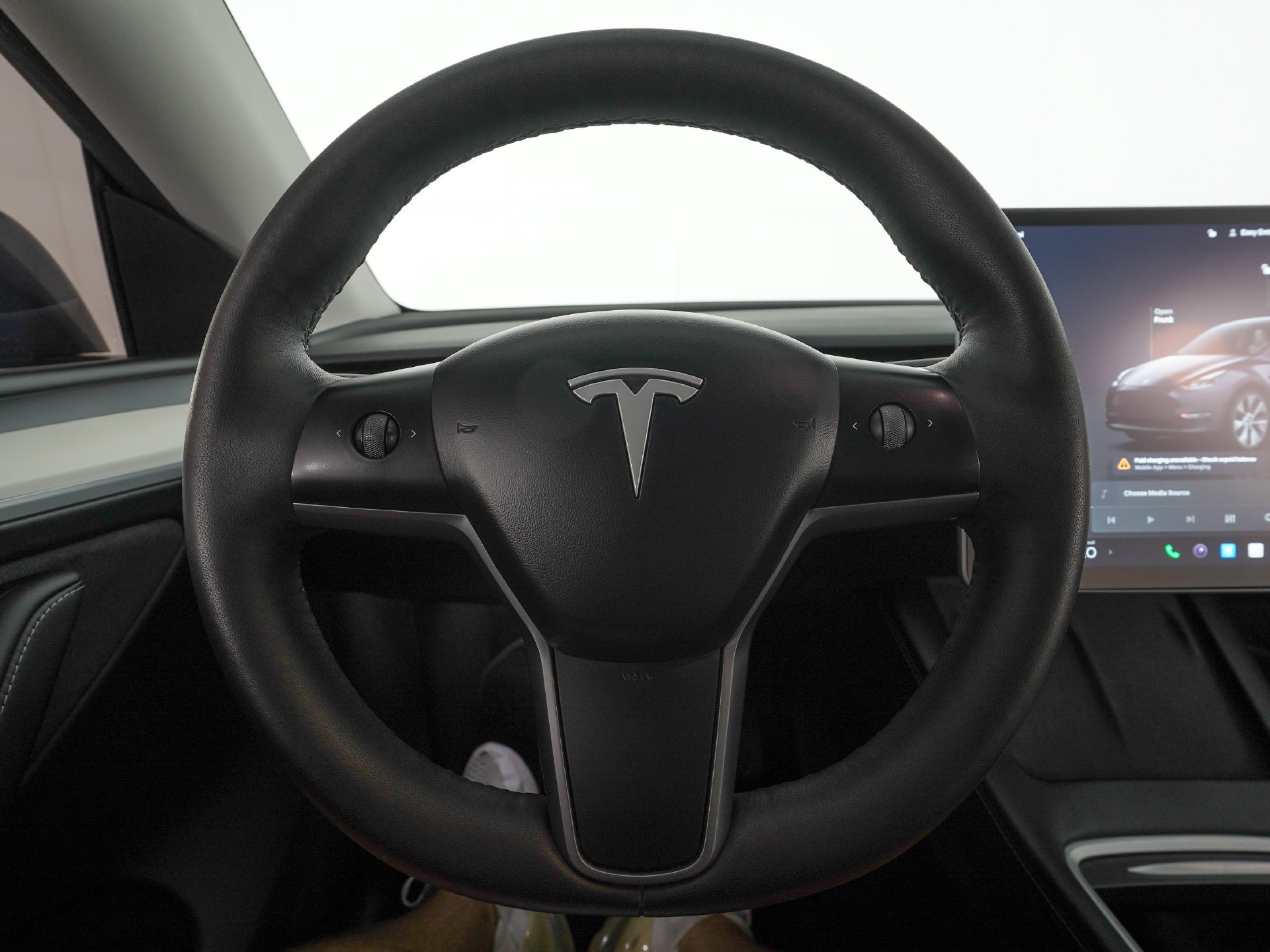 Used 2024 Tesla Model Y Long Range AWD/4WD image 17