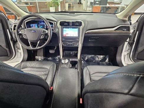 Used 2018 Ford Fusion SE w/ Equipment Group 602A FWD image 9