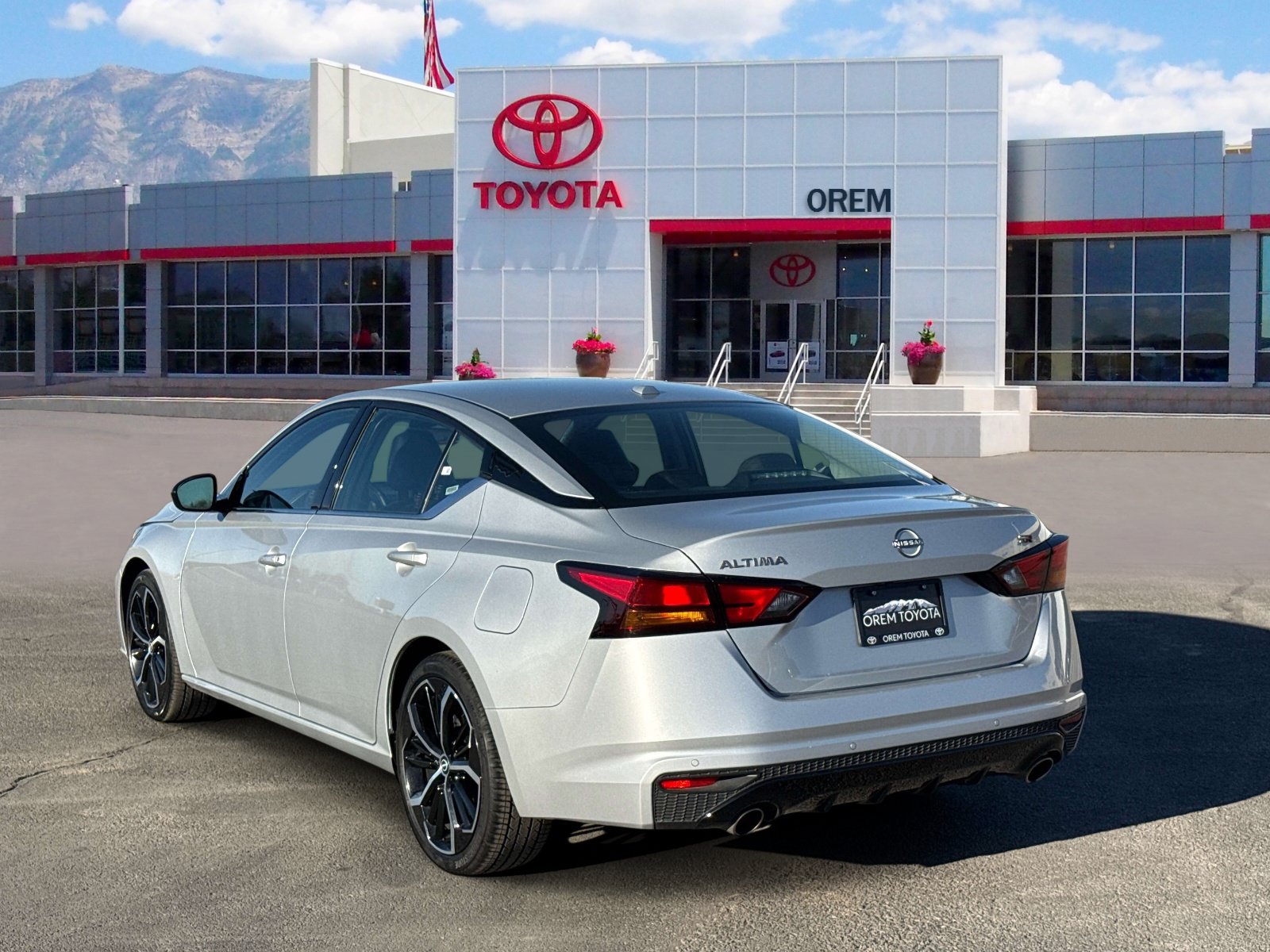 Used 2025 Nissan Altima 2.5 SR FWD image 6