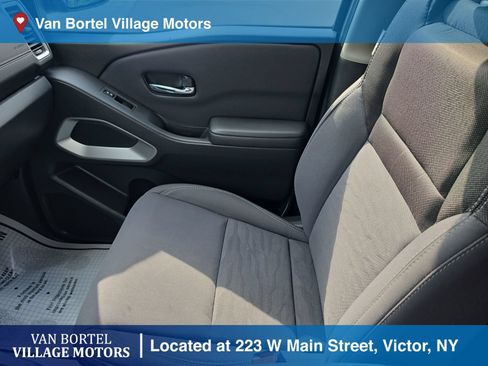 Used 2022 Nissan Frontier SV w/ Technology Package AWD/4WD image 22