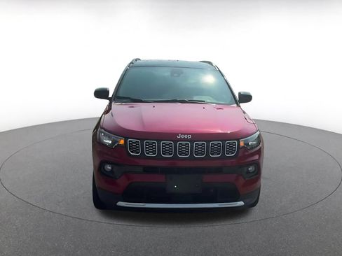 Used 2025 Jeep Compass Limited AWD/4WD image 4