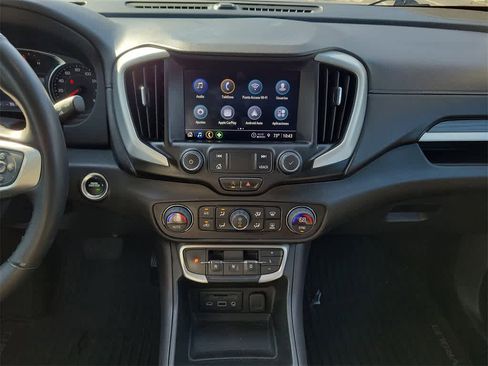 Used 2023 GMC Terrain SLT image 15
