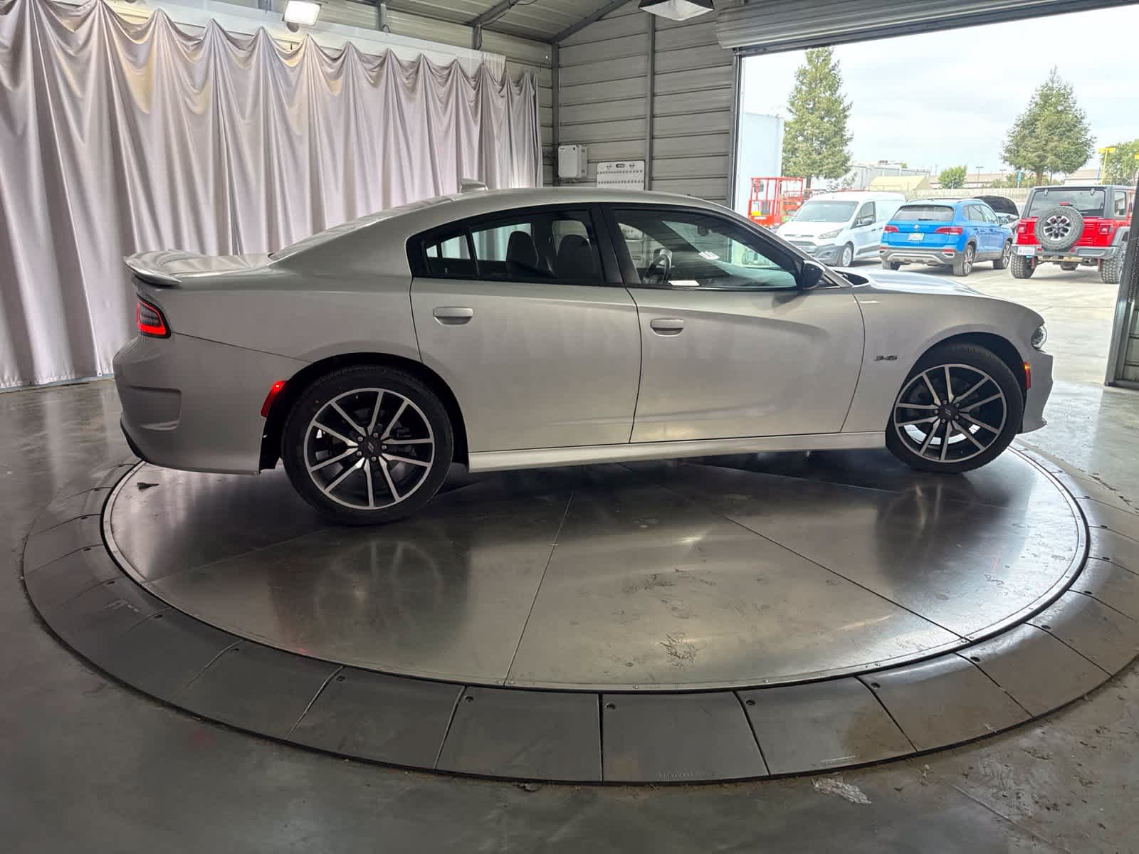 Used 2023 Dodge Charger R/T RWD image 4