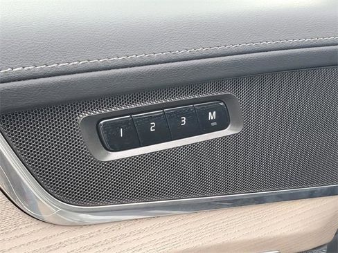 Certified 2025 Volvo XC90 B6 Plus image 11