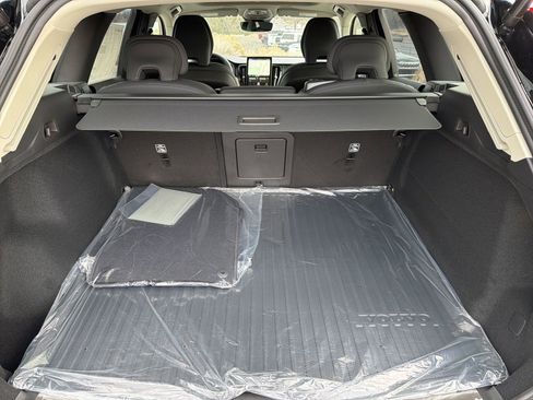 New 2026 Volvo XC60 B5 Plus w/ Climate Package image 25