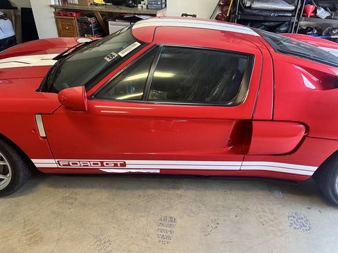 Used 2005 Ford GT RWD image 48
