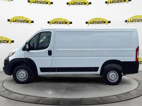 Used 2025 RAM ProMaster 2500 w/ Convenience Group FWD image 2