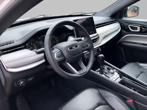 Used 2025 Jeep Compass Limited AWD/4WD image 16