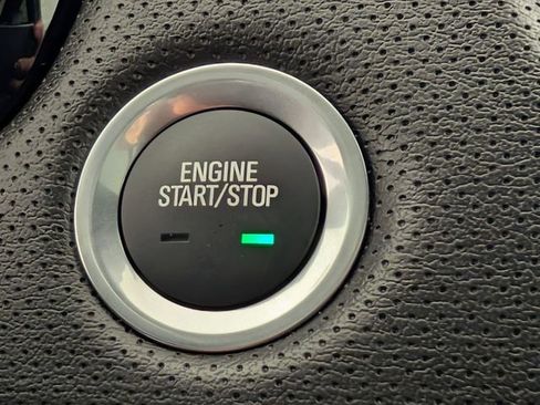 Used 2025 Cadillac XT5 Premium Luxury image 25