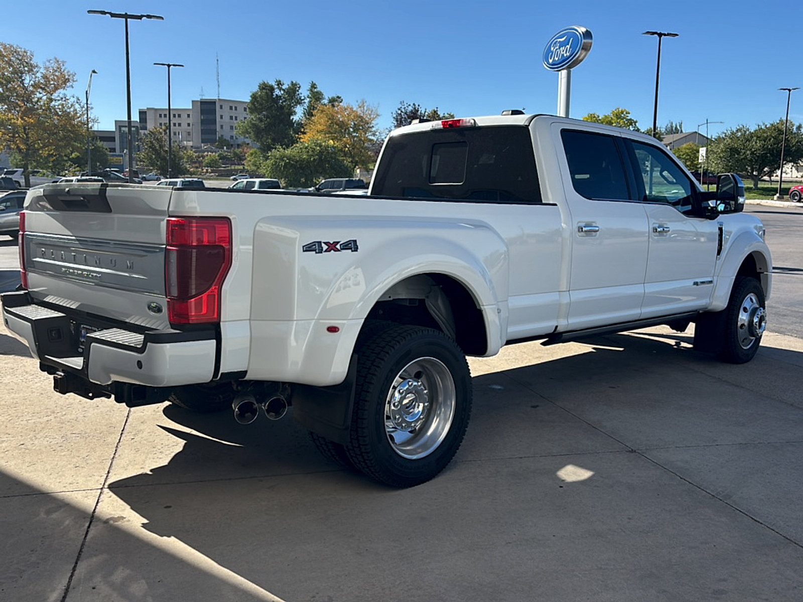 Used 2022 Ford F450 Platinum w/ Camper Package AWD/4WD image 5