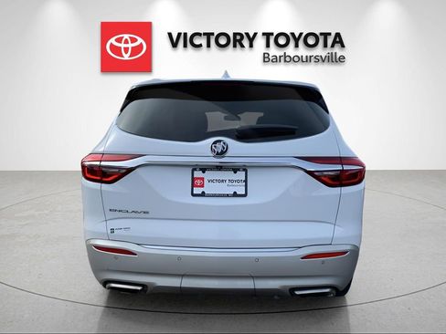 Used 2020 Buick Enclave Essence image 7