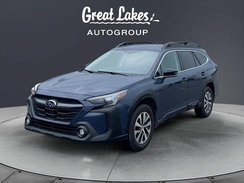 Used 2025 Subaru Outback Premium AWD/4WD image 1