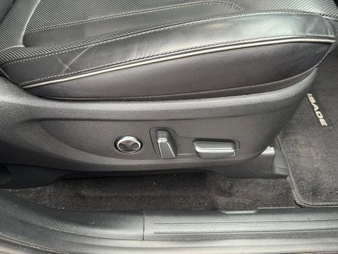 Used 2023 Hyundai Palisade Calligraphy image 10