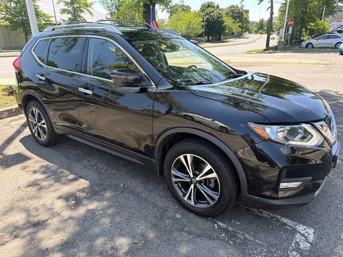 Used 2020 Nissan Rogue SV w/ Sun & Sound Touring Package AWD/4WD image 5