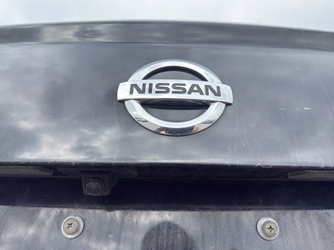 Used 2020 Nissan Versa S image 10