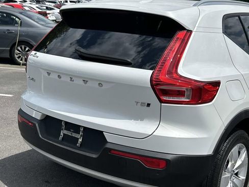 Used 2022 Volvo XC40 T5 Momentum AWD/4WD image 12