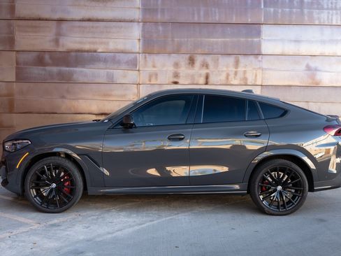 Used 2023 BMW X6 M50i w/ Executive Package image 40